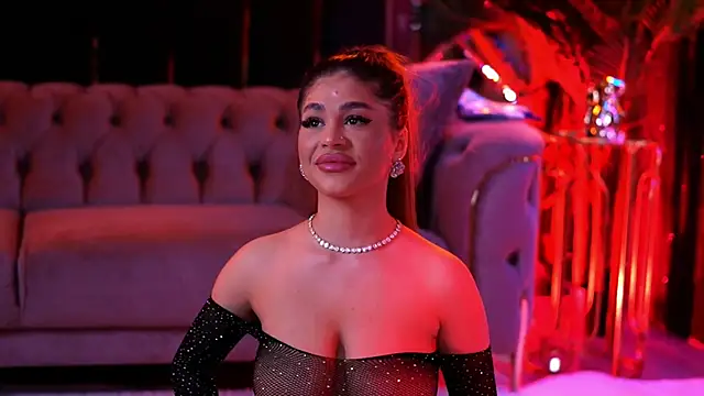 Snapshot of BellaNoirre chatting on February 15, 6:59 pm BellaNoirre online show from February 15, 6:59 pm