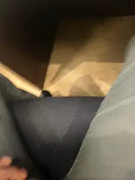 hotboy43339 online show from October 23, 6:34 am