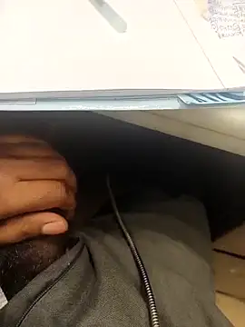 hotboy43339 online show from March 2, 7:15 am