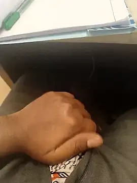 hotboy43339 online show from March 3, 4:18 am