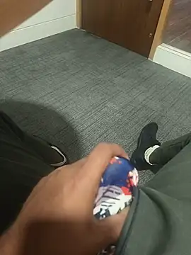hotboy43339 online show from June 20, 4:37 am