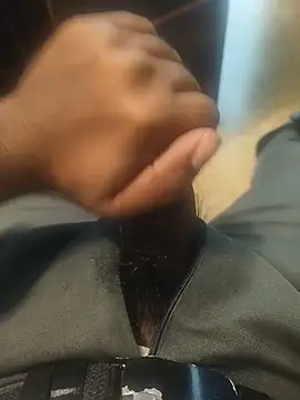 hotboy43339 online show from June 25, 10:03 pm