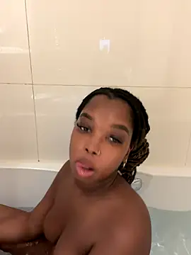 LocsGoddess online show from September 18, 8:55 pm