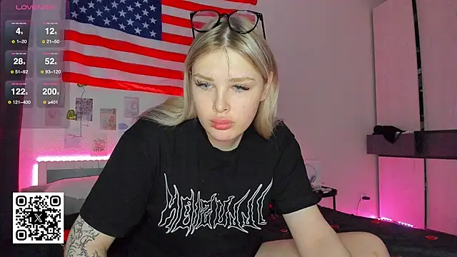 Snapshot of myrzilka chatting on December 15, 12:31 pm myrzilka online show from December 15, 12:31 pm