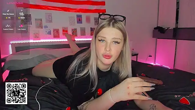 Snapshot of myrzilka chatting on December 16, 12:54 pm myrzilka online show from December 16, 12:54 pm