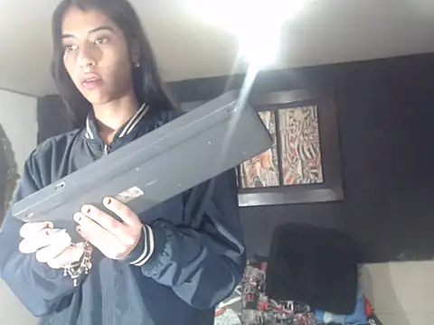 Dara-montenegro online show from October 18, 12:13 am