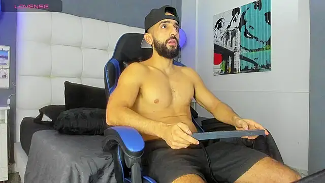 Yiyo10  online show from February 22, 5:19 am