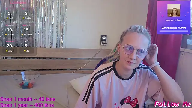 lisa yummi online show from September 26, 9:02 am