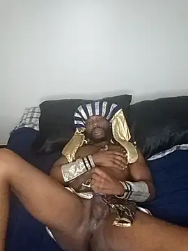 Snapshot of MoonlikePolicy727 chatting on November 1, 6:15 am MoonlikePolicy727 online show from November 1, 6:15 am