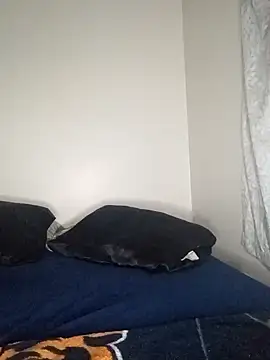 Snapshot of MoonlikePolicy727 chatting on November 3, 4:47 am MoonlikePolicy727 online show from November 3, 4:47 am