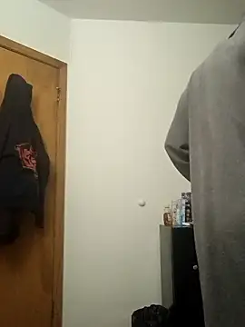 Snapshot of MoonlikePolicy727 chatting on December 22, 5:10 pm MoonlikePolicy727 online show from December 22, 5:10 pm