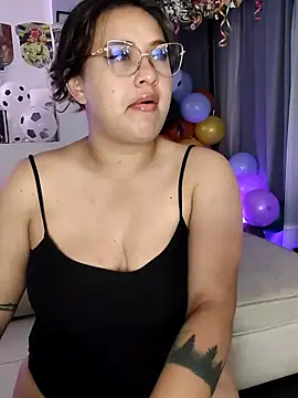 Laureen se online show from June 23, 4:43 am