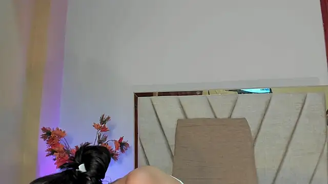 Snapshot of IvyJhons chatting on November 26, 11:44 am IvyJhons online show from November 26, 11:44 am