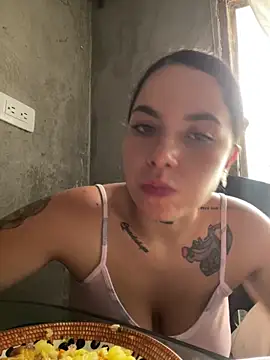 Snapshot of Lali_HOtt chatting on June 11, 9:13 pm Lali HOtt online show from June 11, 9:13 pm