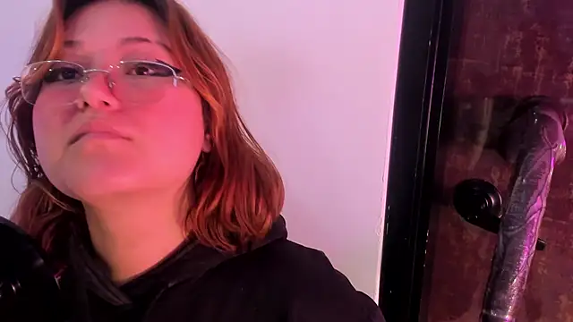 Snapshot of isa_grey_ chatting on September 28, 9:25 am isa grey online show from September 28, 9:25 am