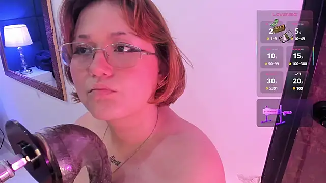 Snapshot of isa_grey_ chatting on October 3, 3:25 am isa grey online show from October 3, 3:25 am