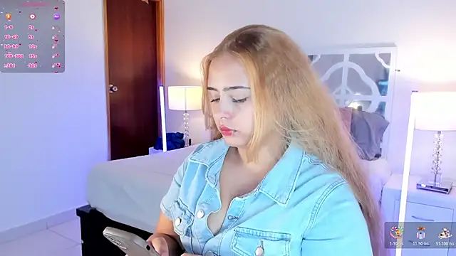 MikaelaStone online show from December 14, 11:37 am