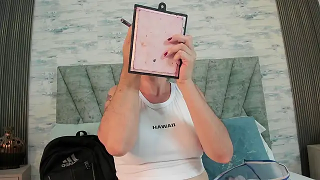 Snapshot of ShanelEvans chatting on October 23, 6:50 pm ShanelEvans online show from October 23, 6:50 pm