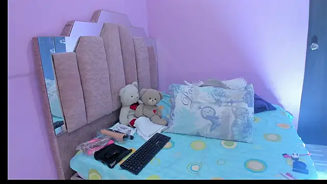 Snapshot of AndreaSweet2 chatting on September 24, 7:28 pm AndreaSweet2 online show from September 24, 7:28 pm