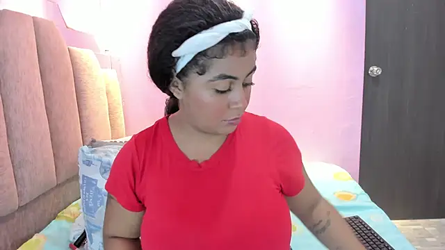 Snapshot of AndreaSweet2 chatting on October 14, 8:20 pm AndreaSweet2 online show from October 14, 8:20 pm