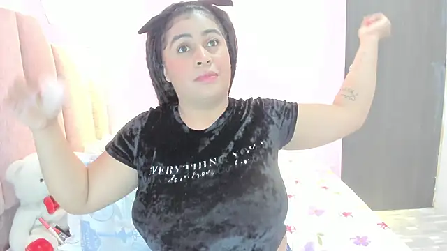 Snapshot of AndreaSweet2 chatting on October 15, 7:47 pm AndreaSweet2 online show from October 15, 7:47 pm