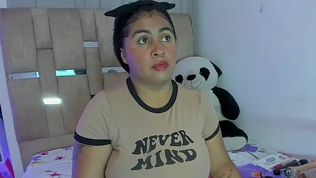 Snapshot of AndreaSweet2 chatting on December 3, 7:45 pm AndreaSweet2 online show from December 3, 7:45 pm