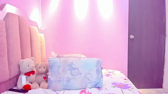 Snapshot of AndreaSweet2 chatting on December 14, 7:51 pm AndreaSweet2 online show from December 14, 7:51 pm