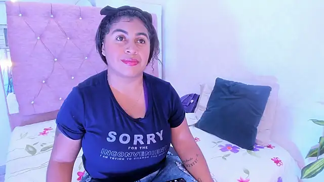 Snapshot of AndreaSweet2 chatting on December 16, 7:52 pm AndreaSweet2 online show from December 16, 7:52 pm