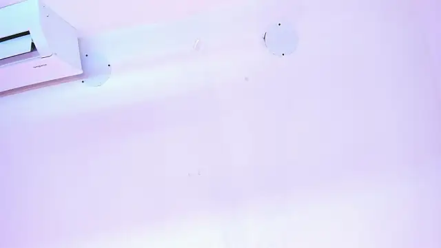 Snapshot of AndreaSweet2 chatting on February 19, 2:51 am AndreaSweet2 online show from February 19, 2:51 am