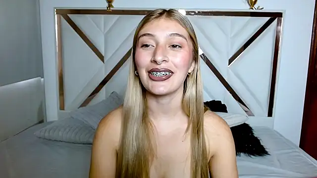 SophiaaLee online show from February 14, 9:44 pm