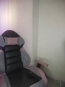 Snapshot of Dom_venena chatting on November 23, 7:02 pm Dom venena online show from November 23, 7:02 pm