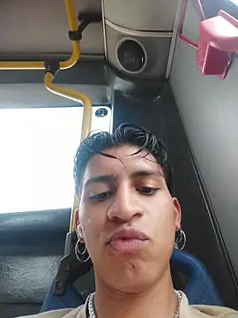 Snapshot of Dom_venena chatting on December 15, 6:34 pm Dom venena online show from December 15, 6:34 pm