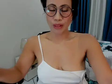 sweetkaley online show from February 1, 9:35 pm