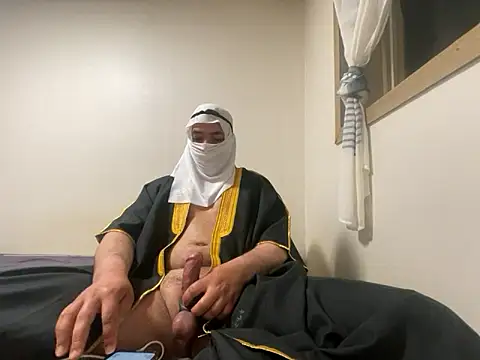 Snapshot of sheikhbandar06_09 chatting on April 4, 8:39 pm sheikhbandar06 09 online show from April 4, 8:39 pm