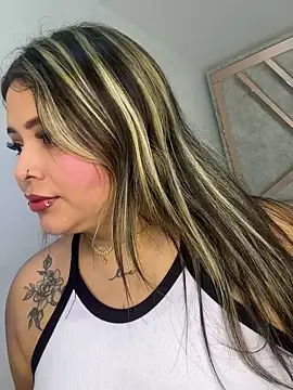 ashley-swift- online show from February 4, 11:27 am