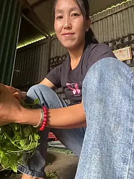 Snapshot of Huong-Ly chatting on September 13, 6:57 am Huong-Ly online show from September 13, 6:57 am