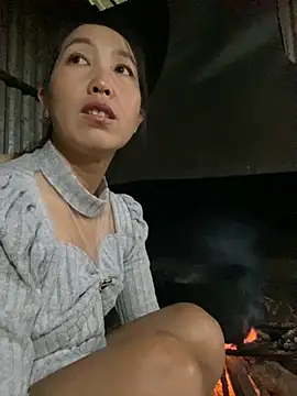 Huong-Ly online show from November 8, 3:07 am