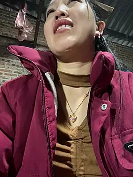 Huong-Ly online show from February 20, 9:21 am