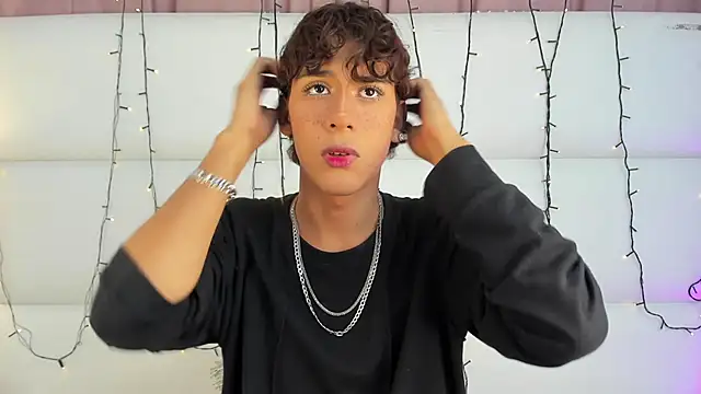 Snapshot of d3rke_666 chatting on March 4, 5:24 am d3rke 666 online show from March 4, 5:24 am