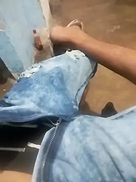 Snapshot of Dg121ab chatting on February 4, 1:33 am Dg121ab online show from February 4, 1:33 am