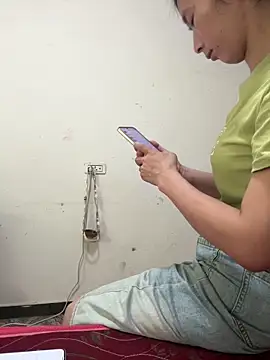 crhong666 online show from October 7, 12:19 am