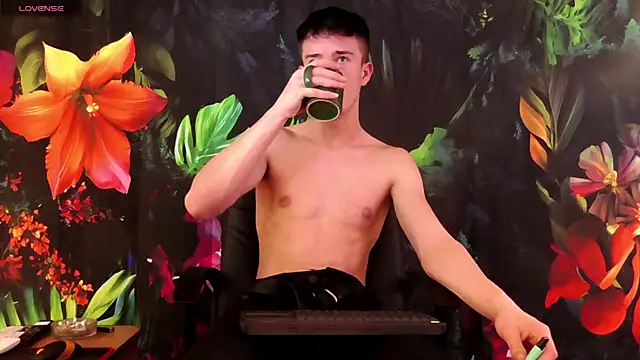 Snapshot of SirReed chatting on November 24, 4:01 am SirReed online show from November 24, 4:01 am