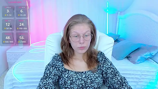 Snapshot of Lilly_Belly chatting on September 9, 12:26 pm Lilly Belly online show from September 9, 12:26 pm