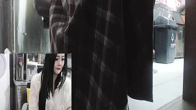 Eileen-L online show from December 4, 3:27 am