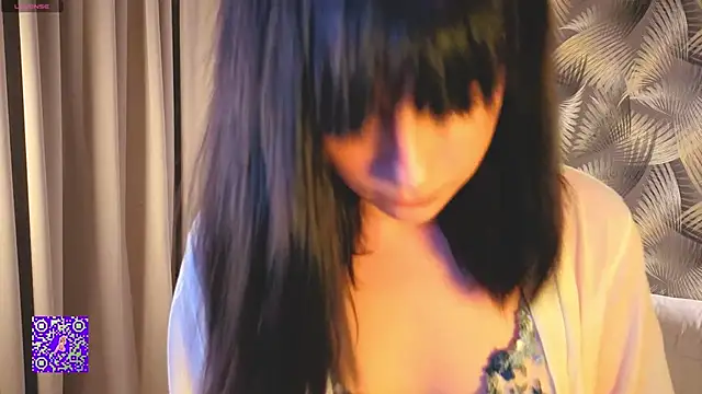 Snapshot of Honeey_Beee chatting on September 14, 7:02 pm Honeey Beee online show from September 14, 7:02 pm