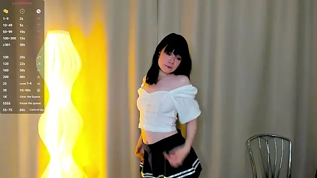 Snapshot of Honeey_Beee chatting on September 19, 7:58 pm Honeey Beee online show from September 19, 7:58 pm
