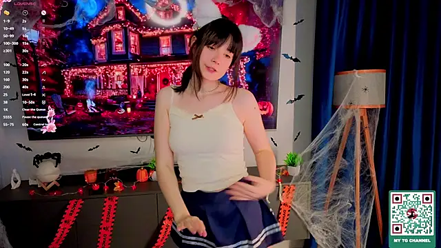 Honeey Beee online show from October 29, 5:36 pm