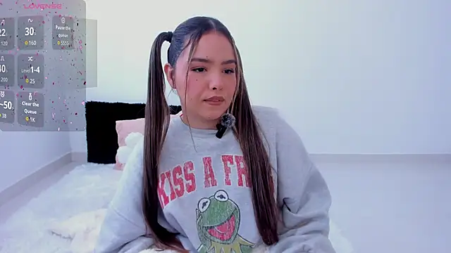 Alana Banana  online show from October 16, 4:30 pm