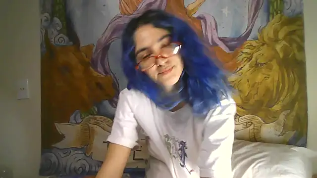 peetitefairy online show from March 21, 8:19 am