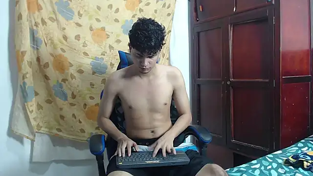 alice julls online show from June 24, 5:12 pm